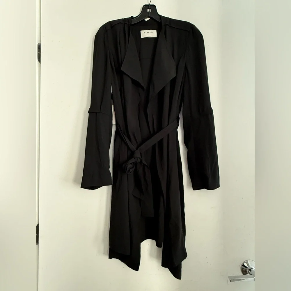 Aritzia Babaton Black Quincey Flowy Belted Blazer Jacket Size Small Careerwear - Picture 2 of 5